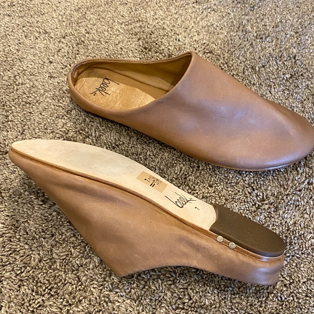 Beek sanderling saddle leather mules